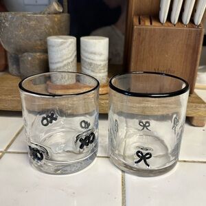 Black Bow & Black XOXO Juice Icon Glass Set NWOT